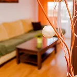 Sunstay Teatinos Flat III Malaga, Metro, Free Parking & Pool
