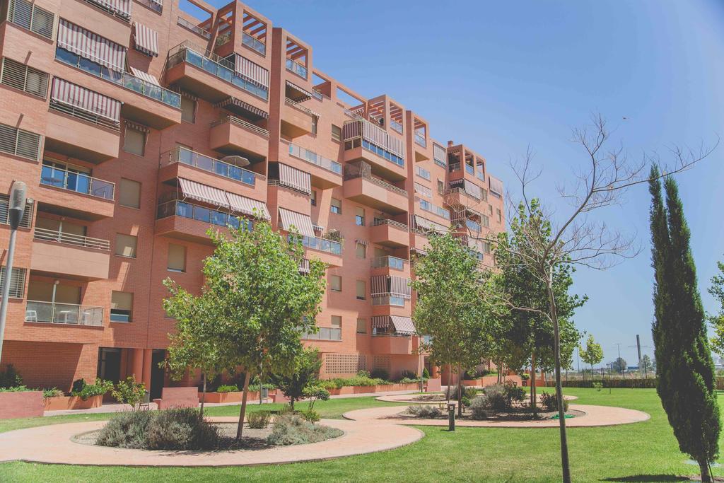 Sunstay Teatinos Flat Iii Malaga, Metro, Free Parking & Pool Lejlighed