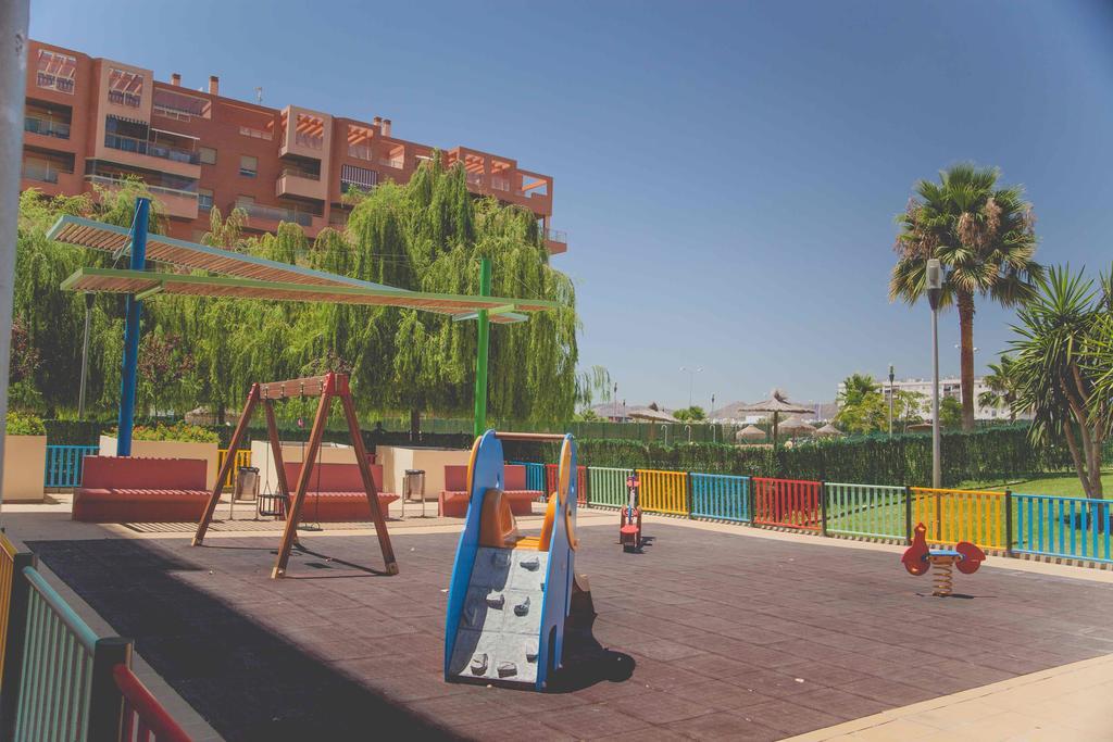 Sunstay Teatinos Flat Iii Malaga, Metro, Free Parking & Pool *