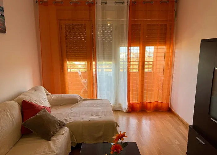 Sunstay Teatinos Flat III Malaga, Metro, Free Parking & Pool
