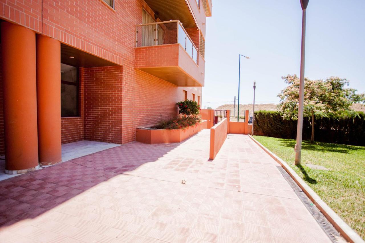 Sunstay Teatinos Flat Iii Malaga, Metro, Free Parking & Pool Málaga